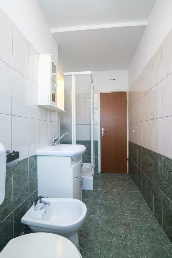 Apartment Jerka Supetar Exterior foto
